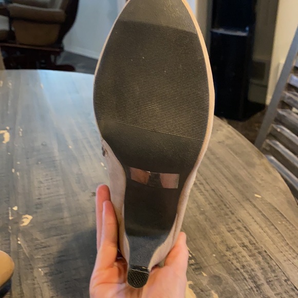 High heel booties - Picture 2 of 3